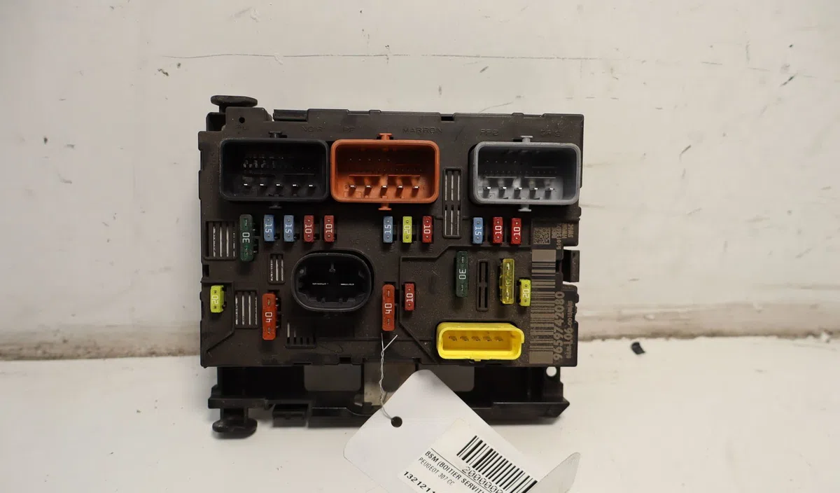 Bsm (boitier servitude moteur) Peugeot 307 CC (3B) 2.0 hdi 135 (2005-2009) occasion — photo 2