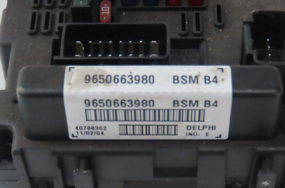 Bsm (boitier servitude moteur) Peugeot 406 Coupé (8C) 2.2 hdi (2000-2004) 2 portes occasion — photo 3