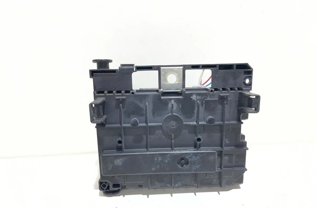 Bsm (boitier servitude moteur) Peugeot 407 (6D_) 1.6 hdi 110 (6d9hzc, 6d9hyc) (2004-2010) occasion — photo 2