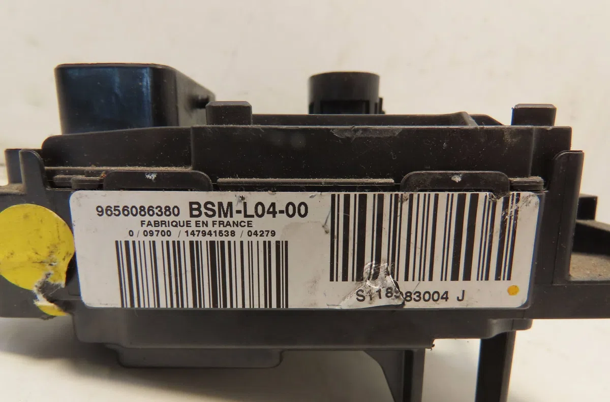 Bsm (boitier servitude moteur) Peugeot 607 (9D, 9U) 2.0 hdi (2005-2011) occasion — photo 4