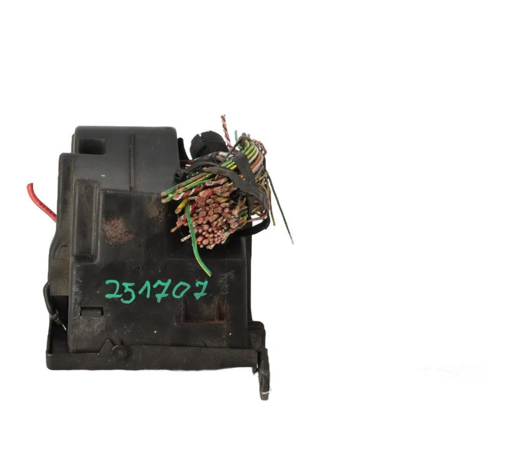 Bsm (boitier servitude moteur) Peugeot 607 (9D, 9U) 3.0 v6 24v (2000-2004) occasion — photo 2