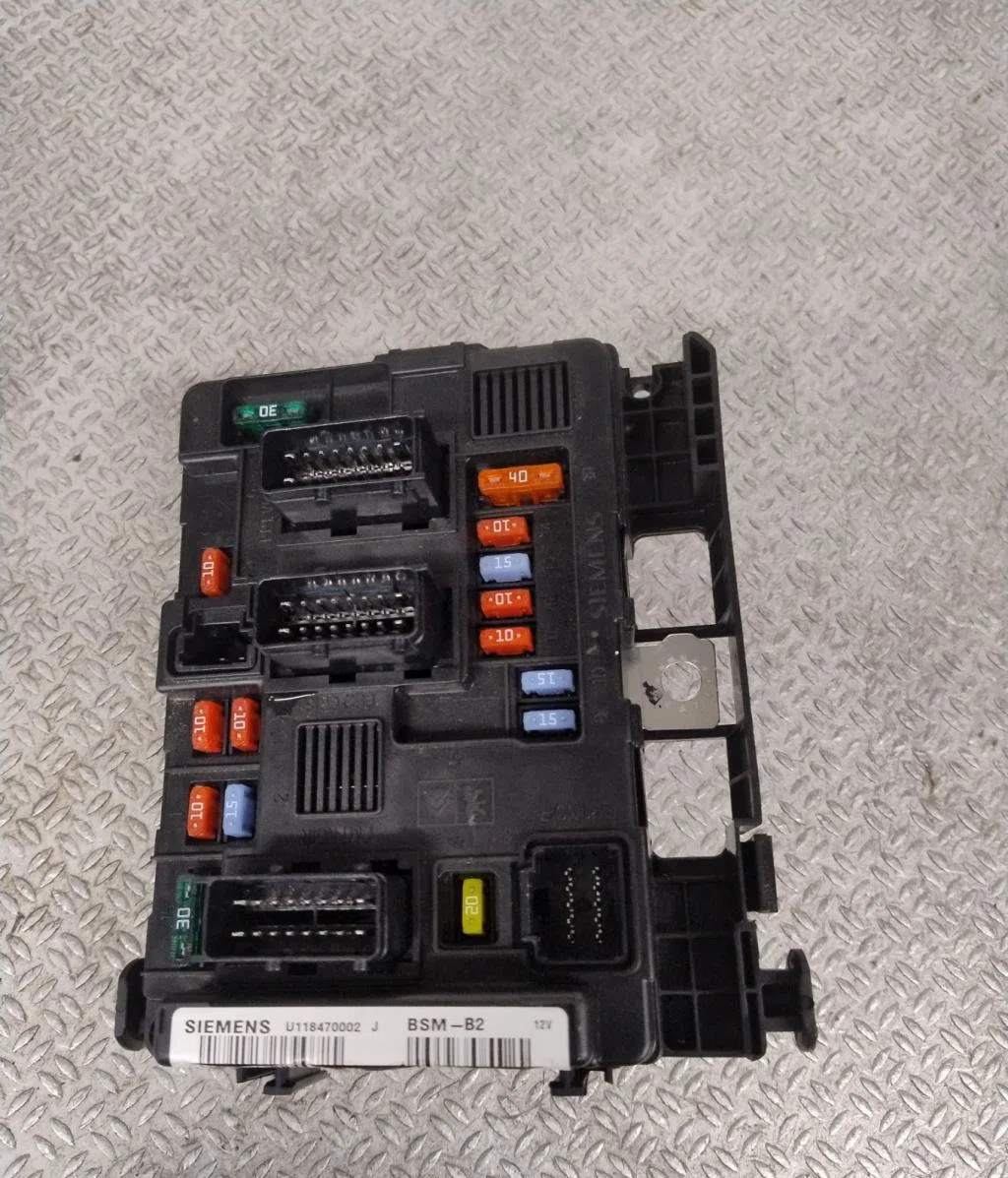 Bsm (boitier servitude moteur) PEUGEOT PARTNER 1  PARTNER 1 PHASE 2 occasion — photo 2