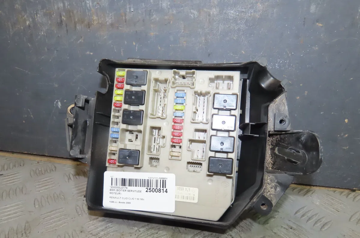 Bsm (boitier servitude moteur) Renault CLIO III (BR0-1, CR0-1) 1.6 16v (br05, br0b, br0y, br15, br1j, br1m, br1y, cr0b,... (2005-2014) 5 portes occasion — photo 4