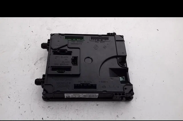 Bsm (boitier servitude moteur) Renault LAGUNA III (BT0-1) 1.5 dci (bt00, bt0a, bt0t, bt1j) (2007-2015) 5 portes occasion