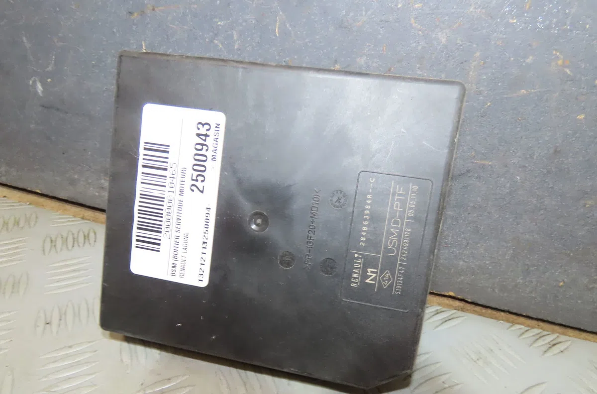 Bsm (boitier servitude moteur) Renault LAGUNA III (BT0-1) 1.5 dci (bt00, bt0a, bt0t, bt1j) (2007-2015) 5 portes occasion — photo 3