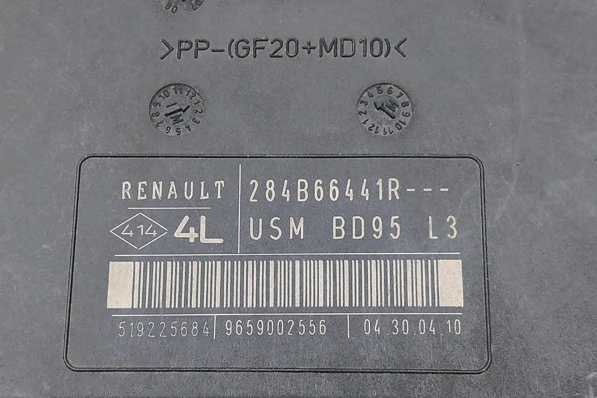 Bsm (boitier servitude moteur) Renault MEGANE II (BM0-1_, CM0-1_) 1.9 dci (2005-2009) occasion — photo 4