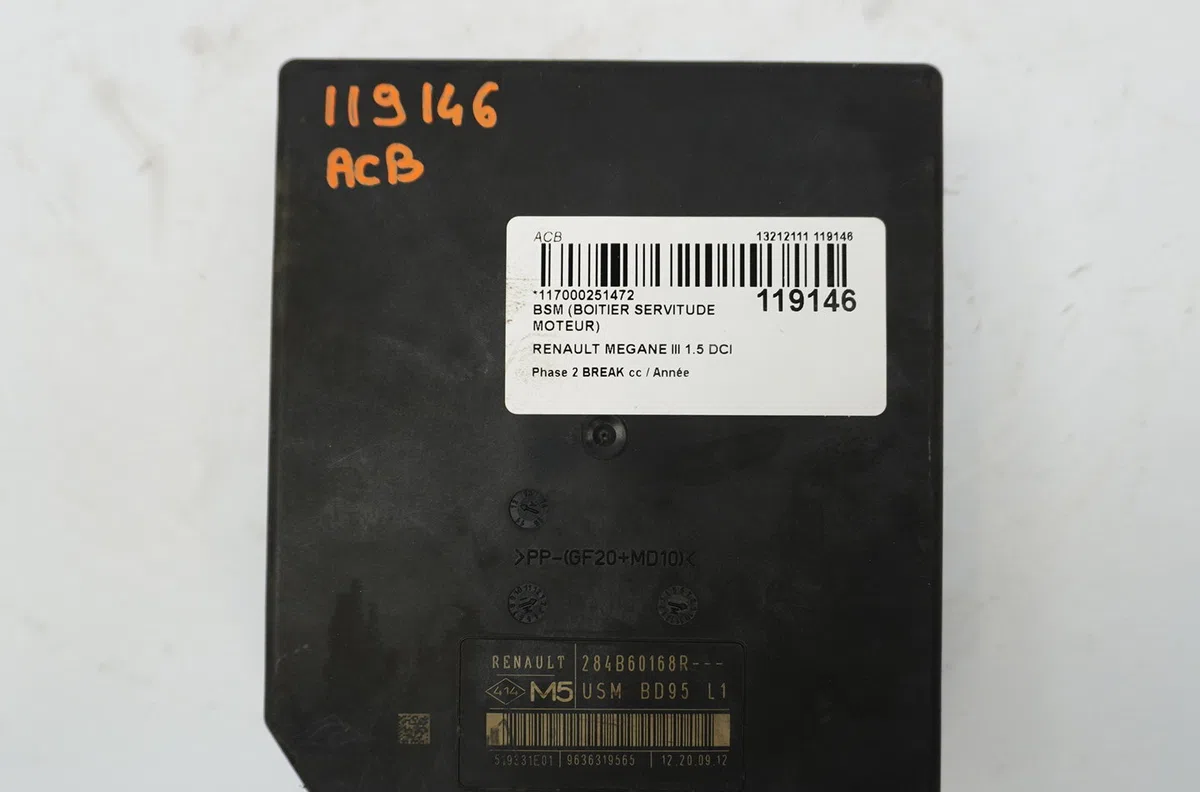 Bsm (boitier servitude moteur) Renault MEGANE III Grandtour (KZ0-1) 1.5 dci (kz09, kz0d, kz1g, kz29, kz14, kz1w, kz10, kz1f,... (2009) 5 portes occasion — photo 4