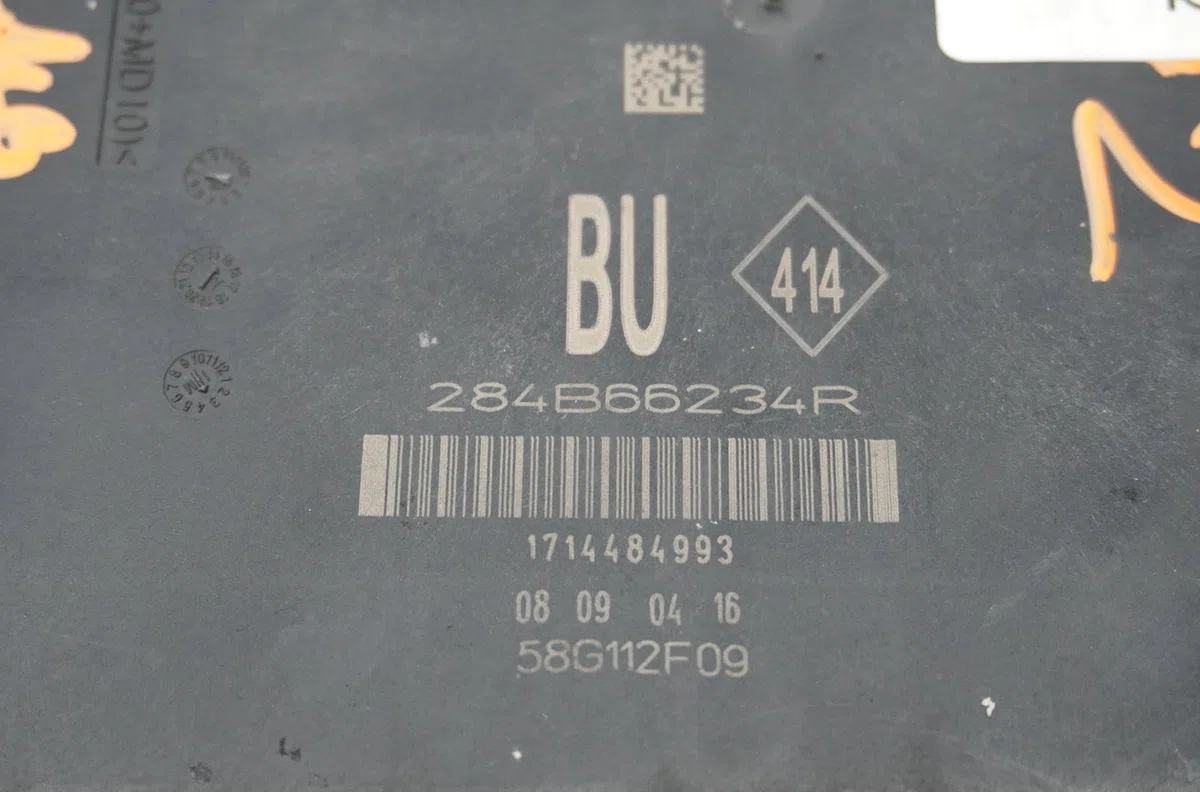Bsm (boitier servitude moteur) Renault MEGANE IV 3-5 portes (B9A-M-N_) 1.5 dci 110 (b9a3) (2015) occasion — photo 3