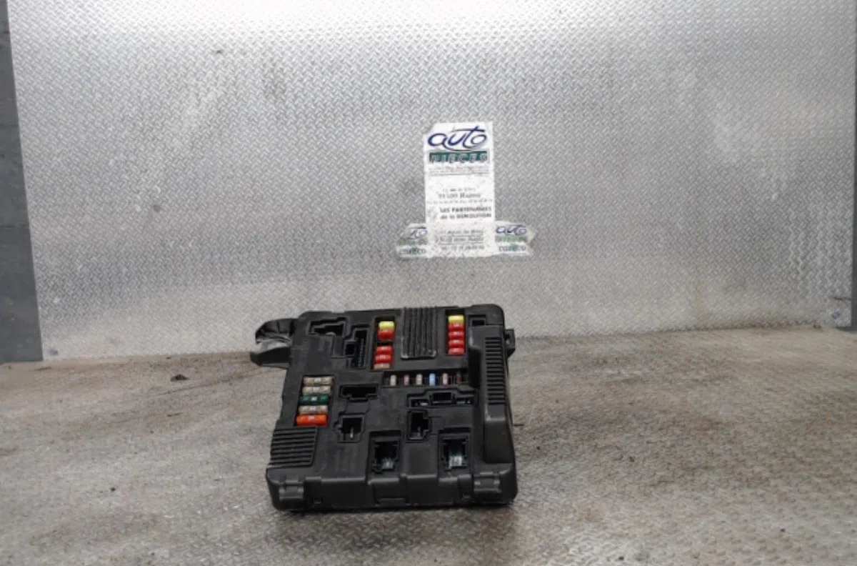 Bsm (boitier servitude moteur) RENAULT SCENIC 2  SCENIC 2 PHASE 1 occasion — photo 2