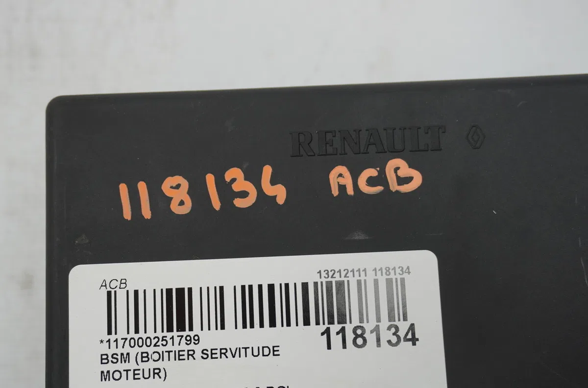 Bsm (boitier servitude moteur) Renault SCÉNIC III (JZ0-1_) 2.0 dci (jz0y, jz26) (2009) occasion — photo 4