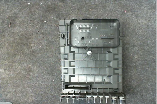 Bsm (boitier servitude moteur) Volkswagen GOLF VI (5K1) 1.6 tdi (2009-2012) 5 portes occasion