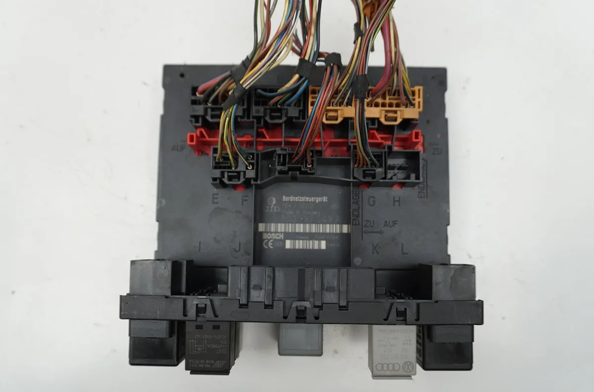 Bsm (boitier servitude moteur) Volkswagen TOURAN (1T1, 1T2) 2.0 tdi 16v (2003-2010) 5 portes occasion