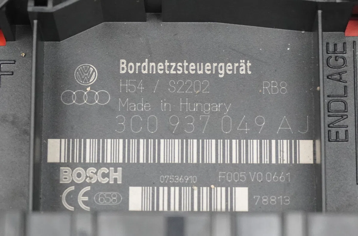 Bsm (boitier servitude moteur) Volkswagen TOURAN (1T1, 1T2) 2.0 tdi 16v (2003-2010) 5 portes occasion — photo 3