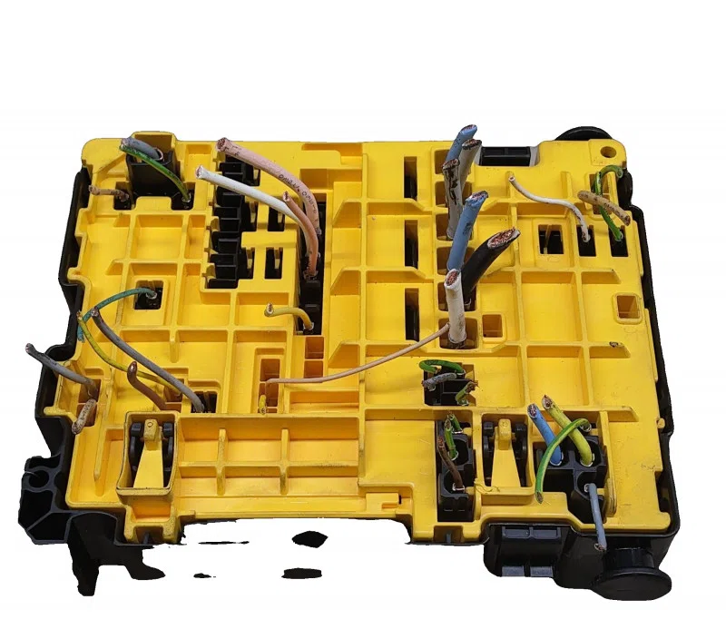 BSM / USM (BOITIER/UNITE SERVITUDE MOTEUR) PEUGEOT 208 A006C801 — photo 2