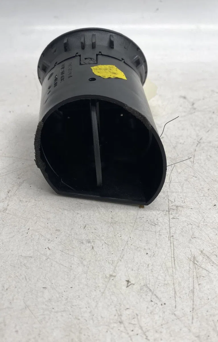 Buse ventilateur Volkswagen NEW BEETLE Décapotable (1Y7) 1.6 (2003-2010) occasion — photo 2