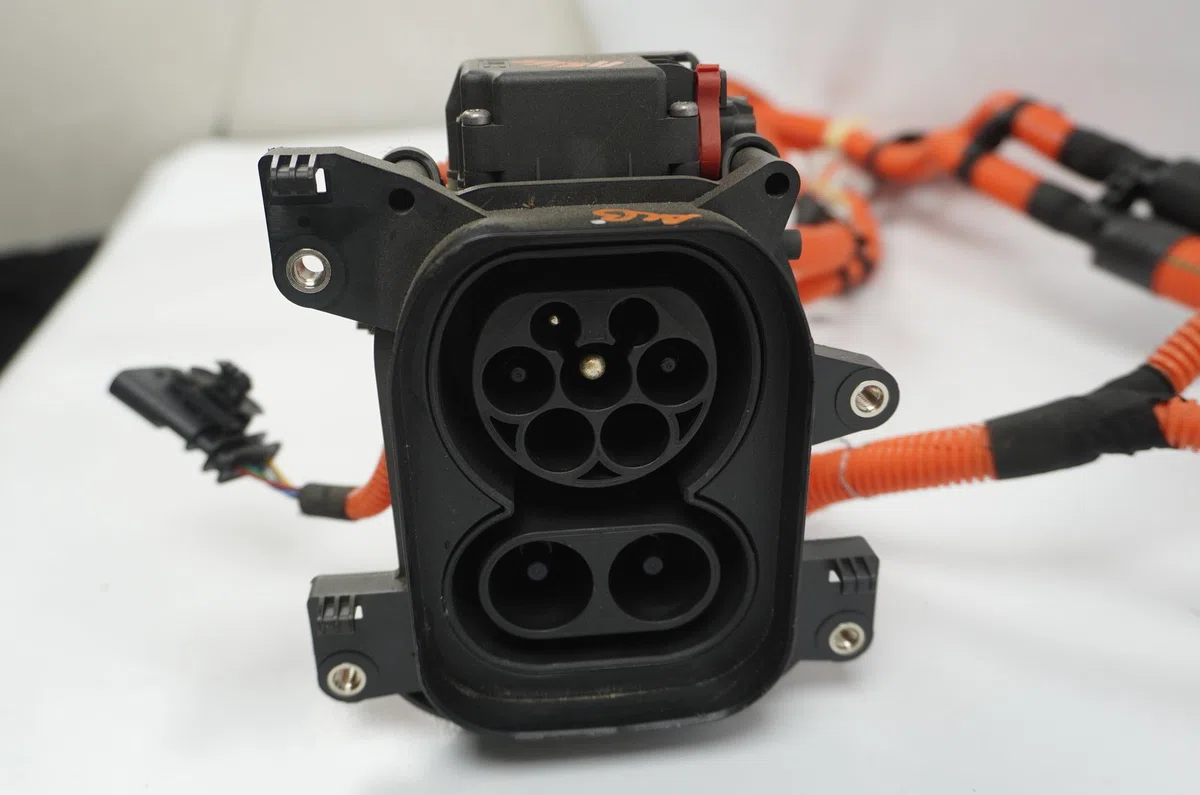 Cable de batterie de traction Peugeot 208 II (UB_, UP_, UW_, UJ_) E-208 (2019) occasion — photo 4
