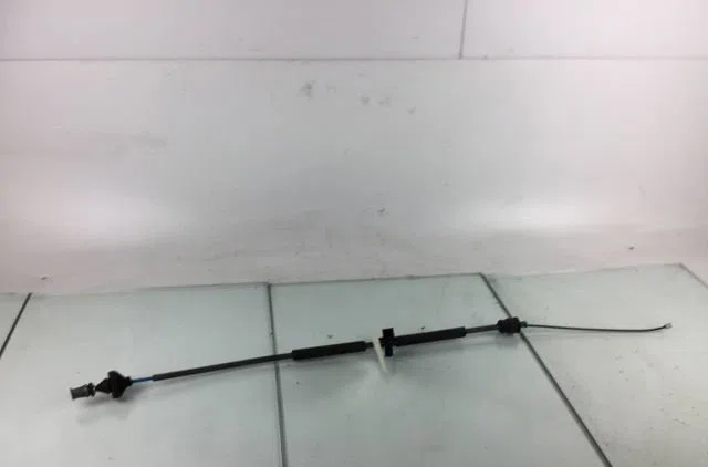 Cable embrayage Renault TWINGO II (CN0_) 1.2 16v (cn04, cn0a, cn0b) (2007-2014) 3 portes occasion — photo 2