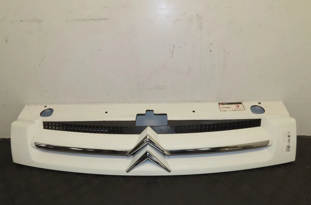 Calandre Citroen BERLINGO Camionnette-Monospace (B9) 1.6 hdi 90 16v (2008) 3 portes occasion