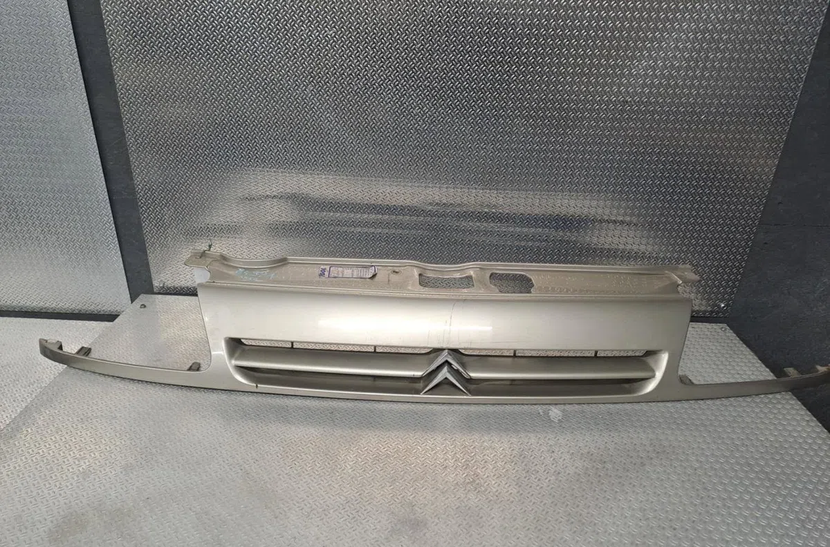 Calandre Citroen XSARA PICASSO (N68) 1.6 hdi (2004-2011) 5 portes occasion