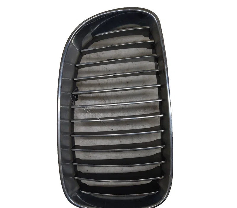 CALANDRE DROIT BMW SERIE 1 I 51137166440