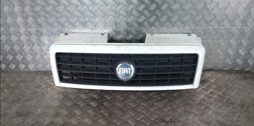 Calandre Fiat DOBLO Camionnette-Monospace (223_) 1.9 jtd (2003) occasion — photo 3