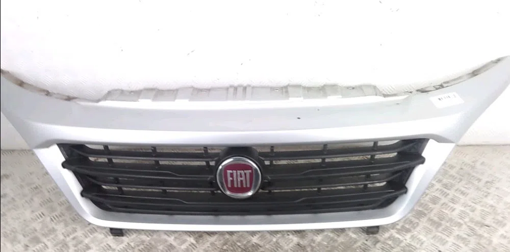 Calandre Fiat DUCATO Camionnette (250_) 115 multijet 2,0 d (2011) occasion — photo 2