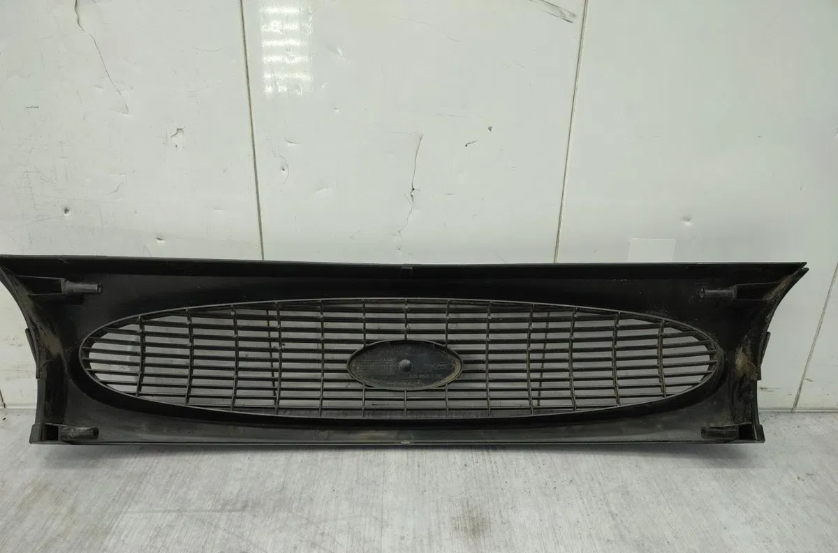 Calandre FORD FIESTA 4 PHASE 1 occasion — photo 2
