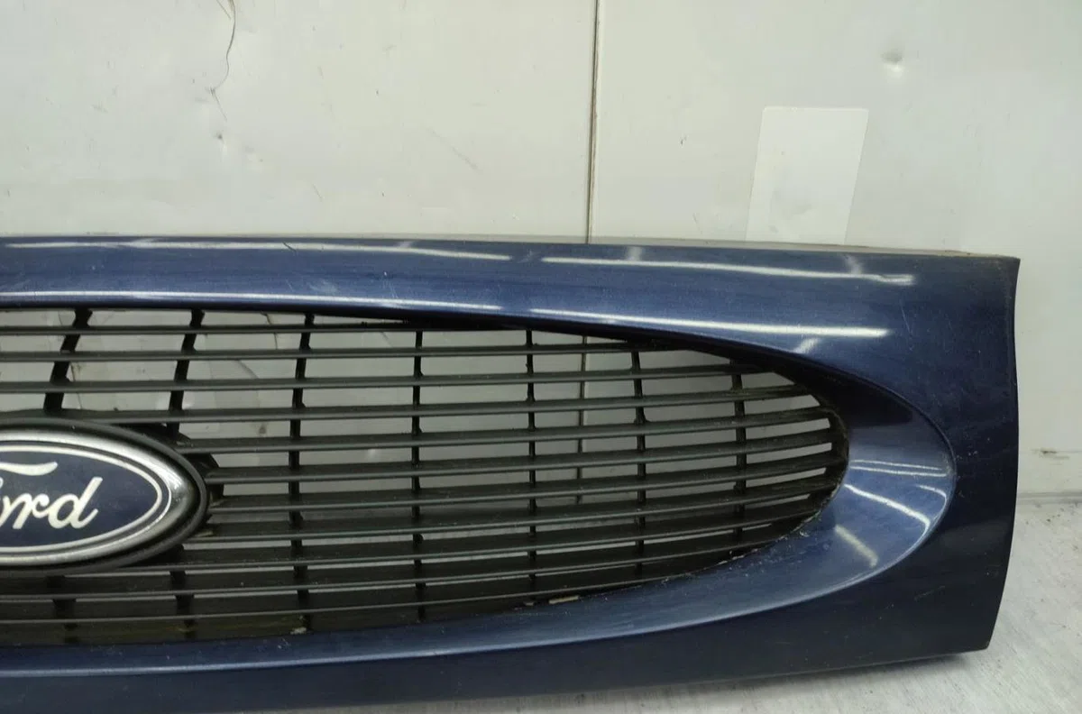 Calandre FORD FIESTA 4 PHASE 1 occasion — photo 3