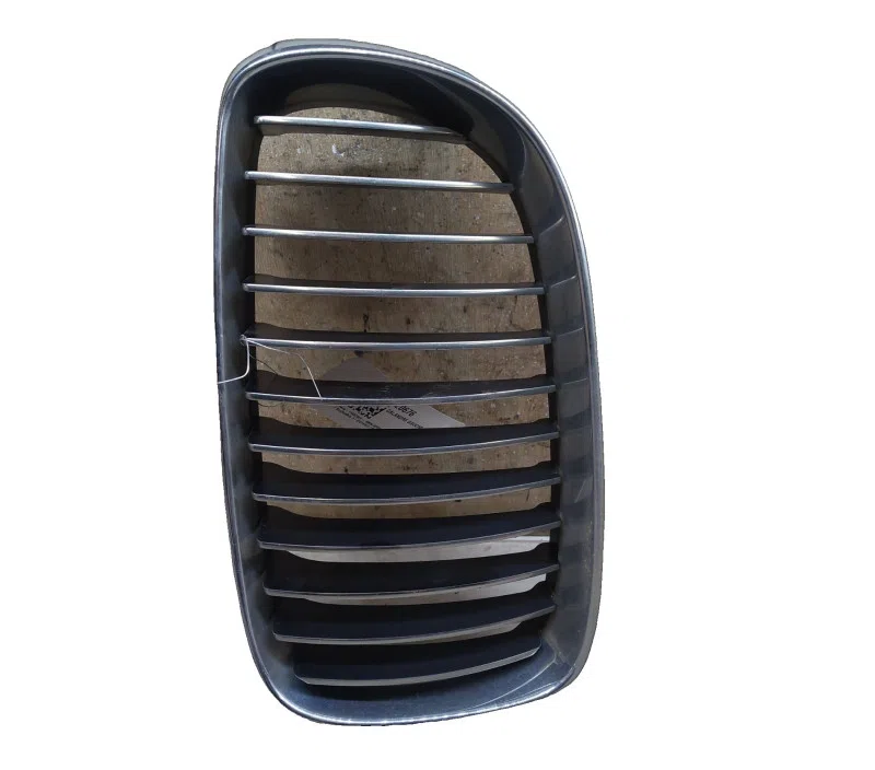 CALANDRE GAUCHE BMW SERIE 1 I 51137166439 — photo 2