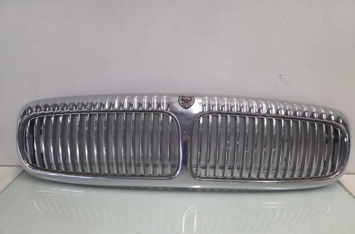Calandre JAGUAR XJ 3 occasion — photo 2