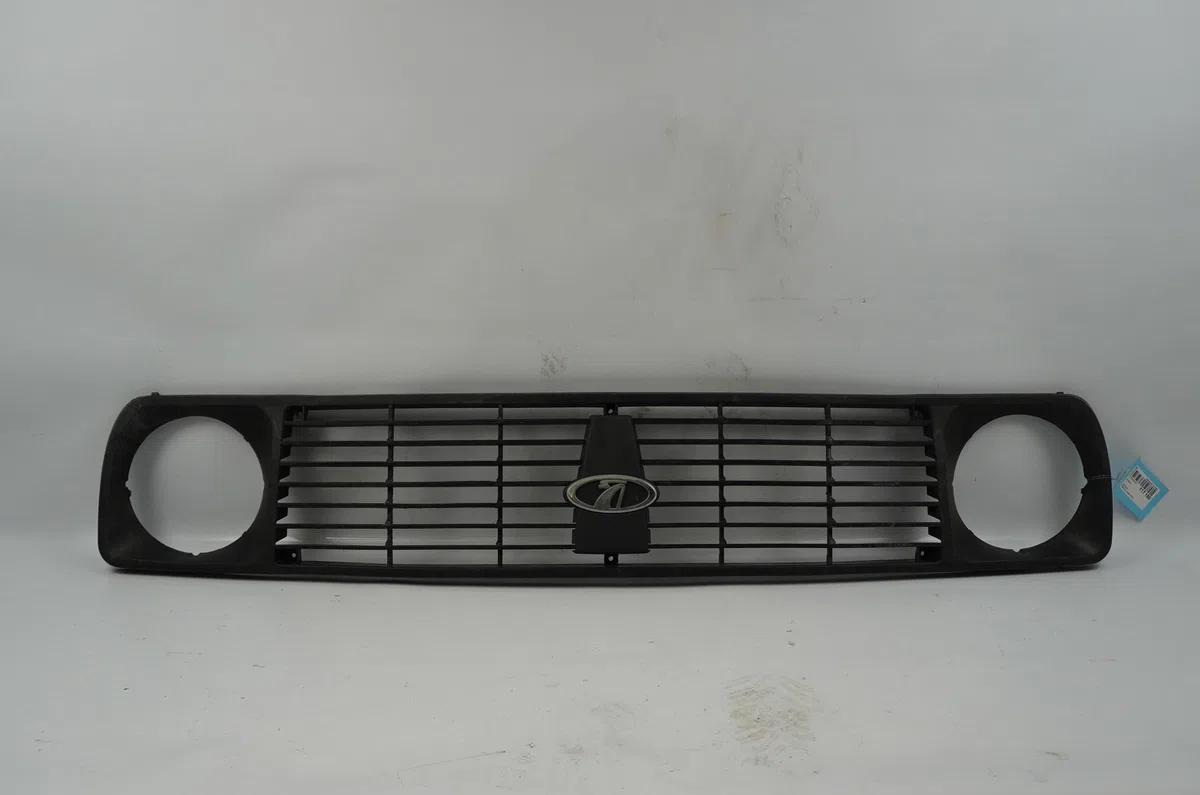 Calandre Lada NIVA Véhicule tout terrain fermé (2121, 2131) 1.7 lpg (2002-2015) occasion — photo 2