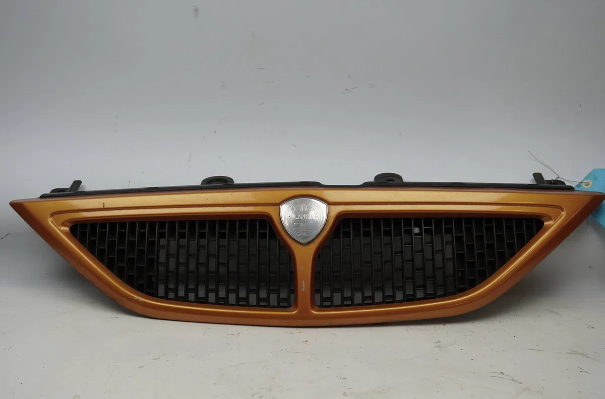 Calandre Lancia Y (840_) 1.2 (840aa, 840af1a) (1996-2003) occasion — photo 2