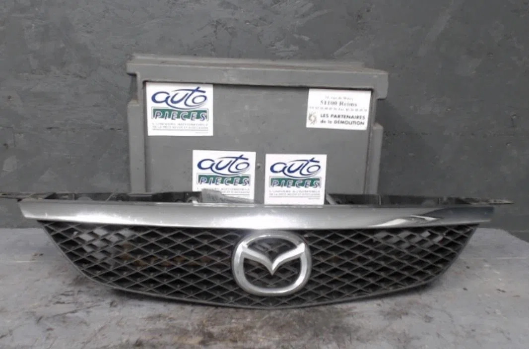 Calandre Mazda 323 F VI (BJ) 2.0 td (1998-2001) 5 portes occasion — photo 3