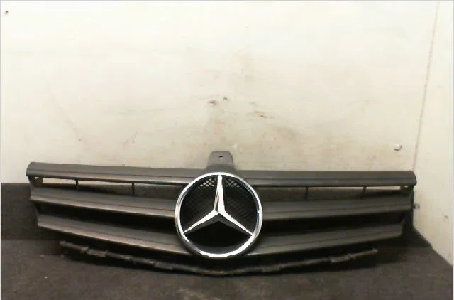 Calandre Mercedes-benz CLASSE A (W169) A 180 cdi (169.007, 169.307) (2004-2012) 5 portes occasion — photo 2