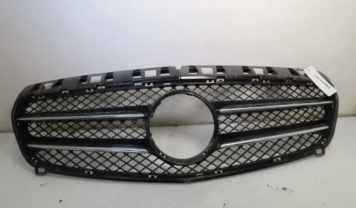 Calandre Mercedes-benz CLASSE A (W176) A 180 cdi - d (176.012) (2012-2018) occasion