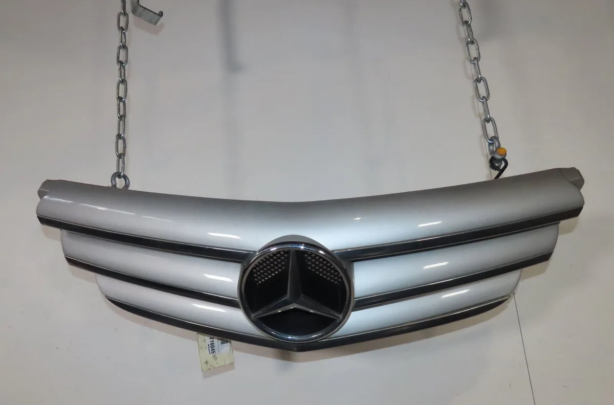 Calandre Mercedes-benz CLASSE B Sports Tourer (W245) B 180 cdi (245.207) (2005-2011) 5 portes occasion