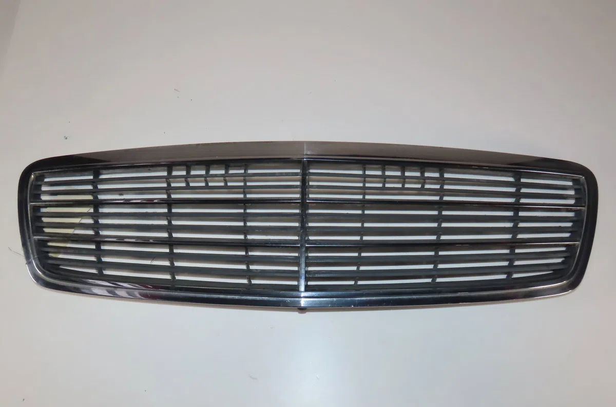 Calandre Mercedes-benz CLASSE C (W203) C 200 cdi (203.004) (2000-2003) 4 portes occasion — photo 2