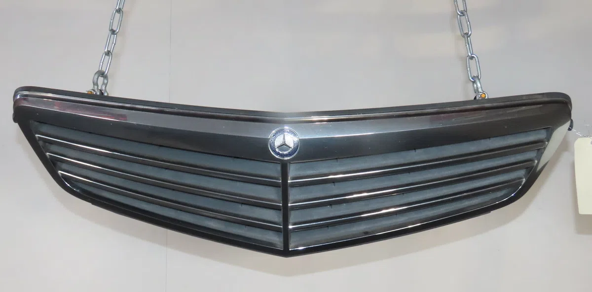 Calandre Mercedes-benz CLASSE C (W204) C 200 cdi (204.007, 204.006) (2007-2009) occasion — photo 2
