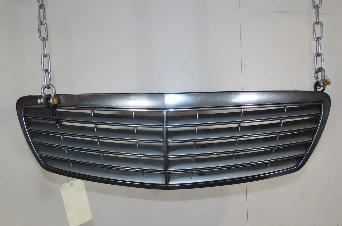 Calandre Mercedes-benz CLASSE E (W211) E 200 cdi (211.004) (2002-2008) occasion — photo 2