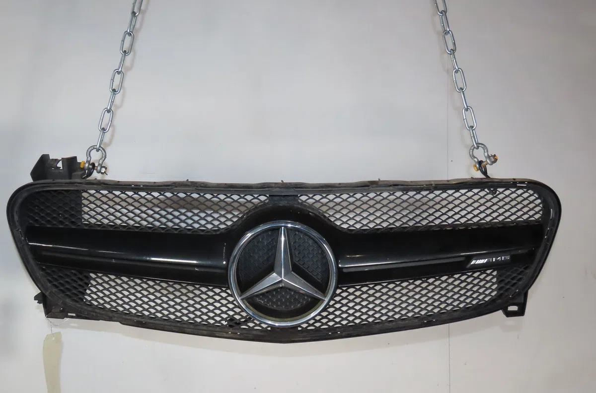 Calandre Mercedes-benz CLASSE GLA (X156) Gla 45 amg 4-matic (156.952) (2014) occasion — photo 4