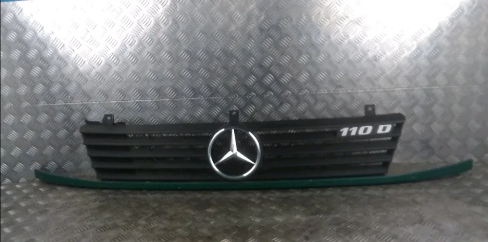 Calandre Mercedes-benz VITO Camionnette (W638) 110 d 2.3 (638.074, 638.078) (1997-2003) occasion