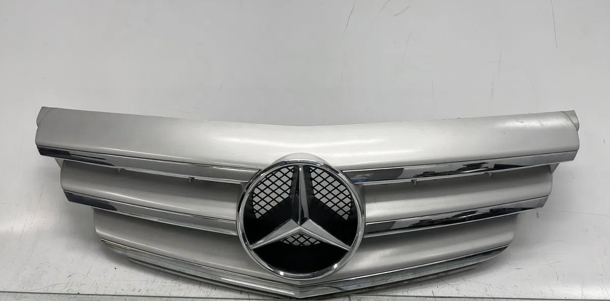 Calandre MERCEDES CLASSE B 245 PHASE 2 occasion — photo 2