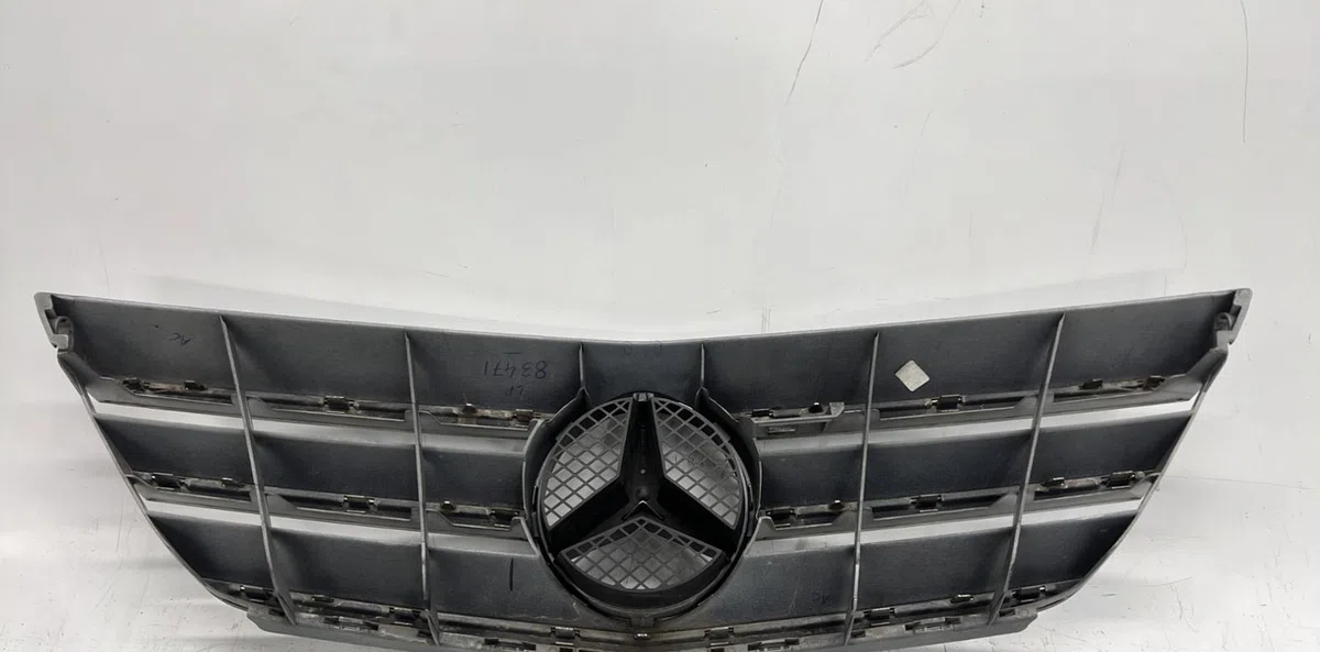 Calandre MERCEDES CLASSE B 245 PHASE 2 occasion — photo 3