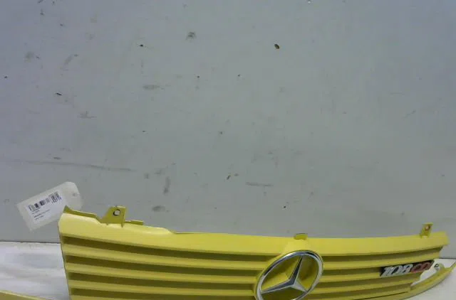 Calandre MERCEDES VITO I 2000 occasion — photo 2
