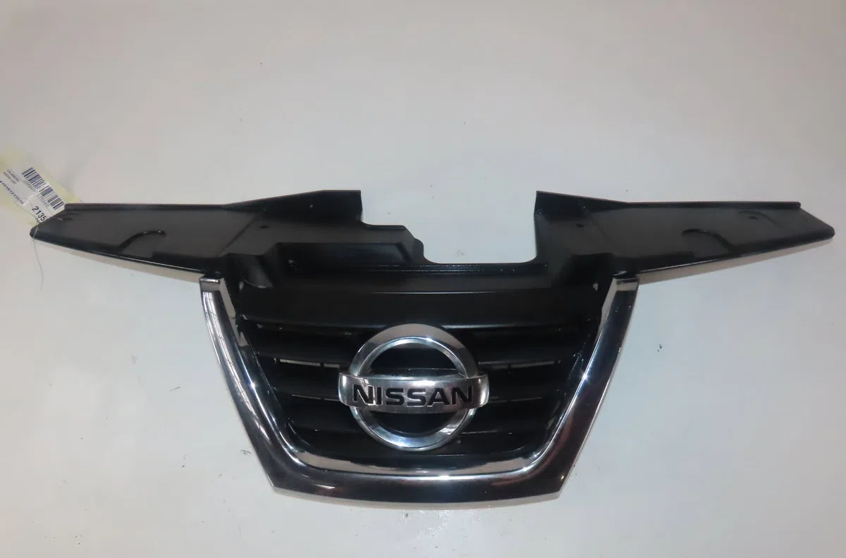 Calandre Nissan JUKE (F15) 1.5 dci (2010) 5 portes occasion — photo 2