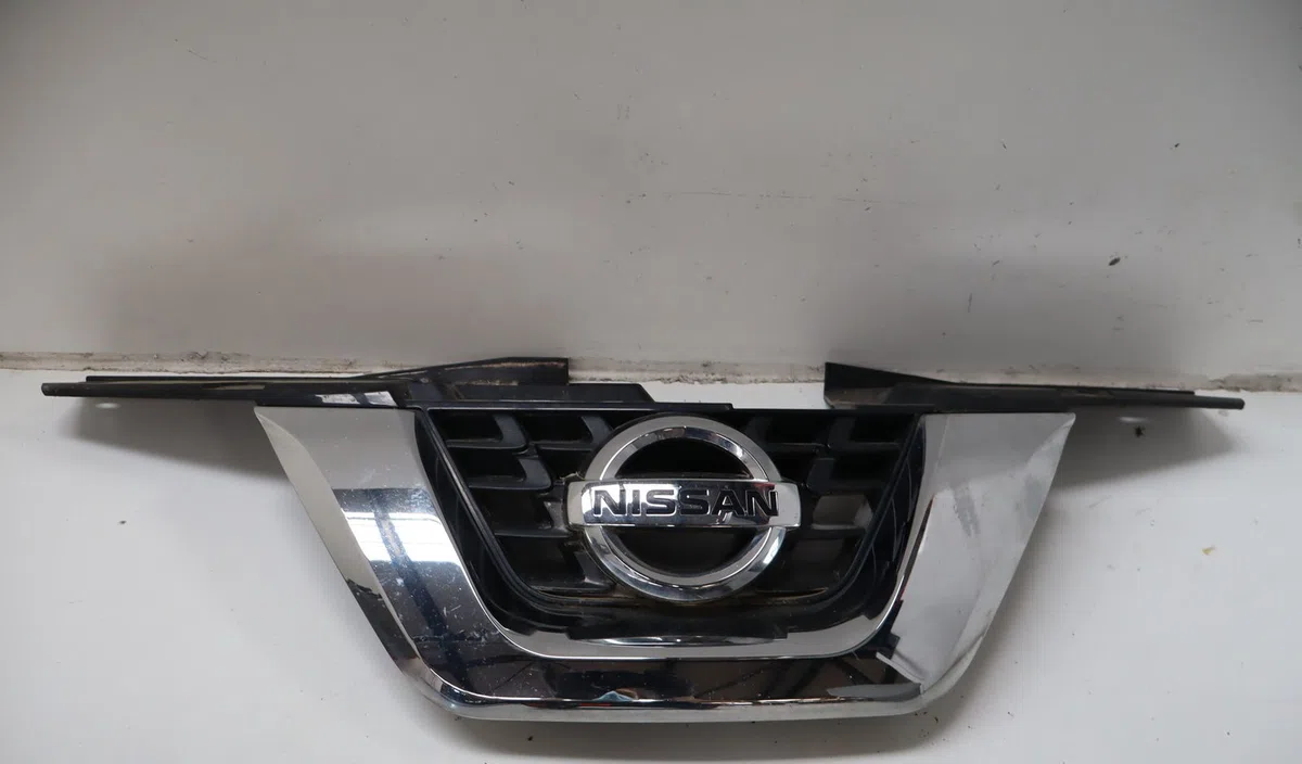 Calandre Nissan JUKE (F15) 1.5 dci (2010) 5 portes occasion — photo 4