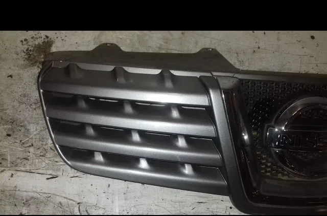 Calandre Nissan QASHQAI - QASHQAI 2 I (J10, NJ10, JJ10E) 1.5 dci (2010-2013) 5 portes occasion — photo 2