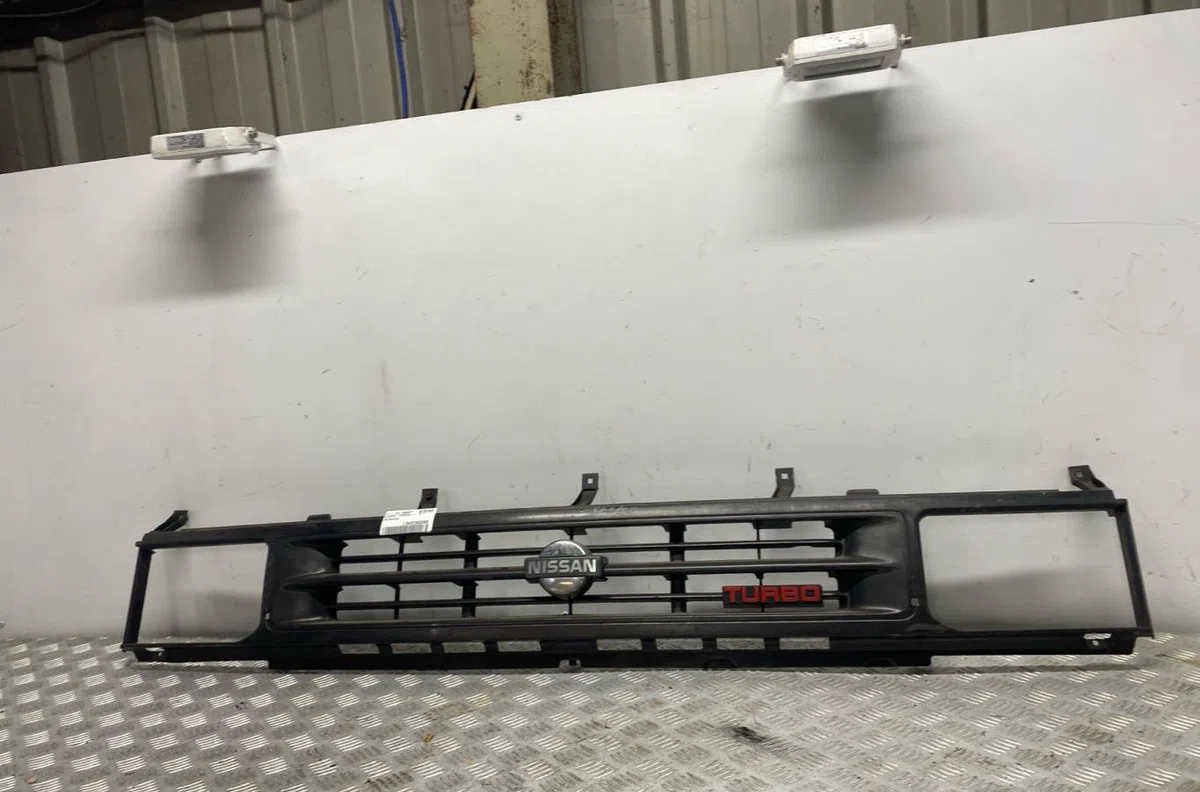 Calandre NISSAN TERRANO 1 occasion — photo 2