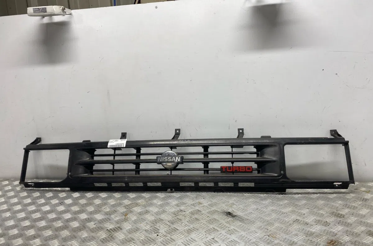 Calandre NISSAN TERRANO 1 occasion — photo 3