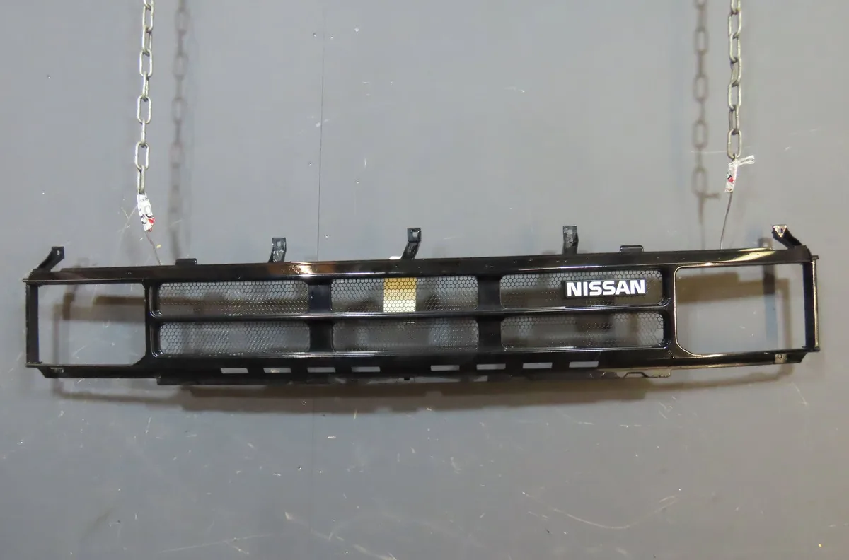 Calandre Nissan TERRANO I (WD21) 2.4 i 4wd (1987-1993) occasion